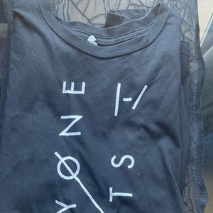 TWENTY ONE PILOTS BLACK TEE WITH SLEEVE LOGO